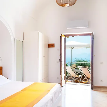 Li Galli Pensión Praiano