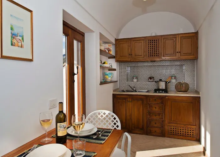 Li Galli 4*
