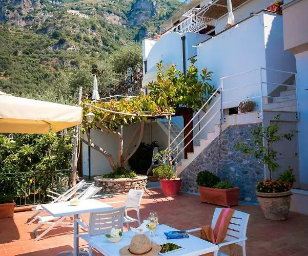 Guest house Li Galli 4*